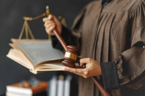 Quels sont les aspects juridiques de l'adoption de mesures anti-bruit dans les environnements de travail ouverts?